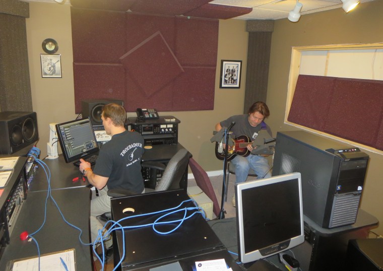 Allen Kitselman adds some resonator.