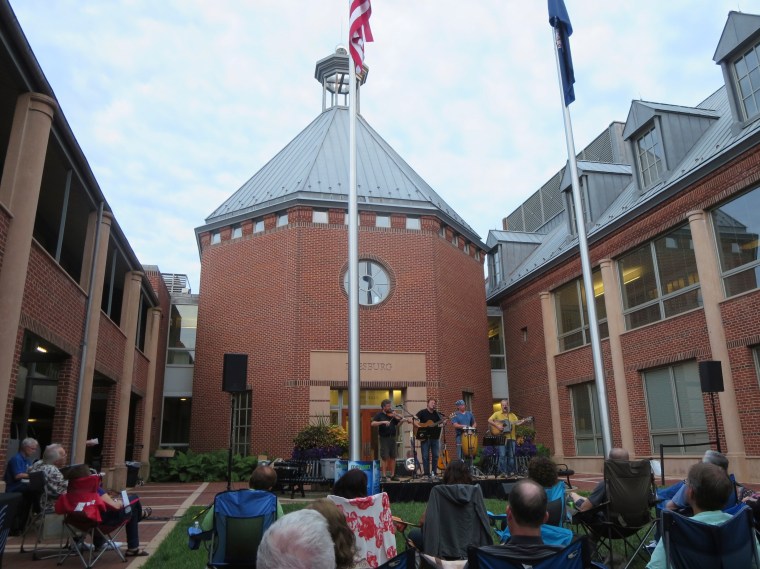 Leesburg Town Hall: Acoustic on the Green with the Bitter Liberals