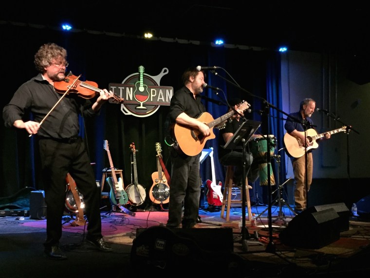 Gary McGraw on the fiddle for the Bitter Liberals at the Tin Pan